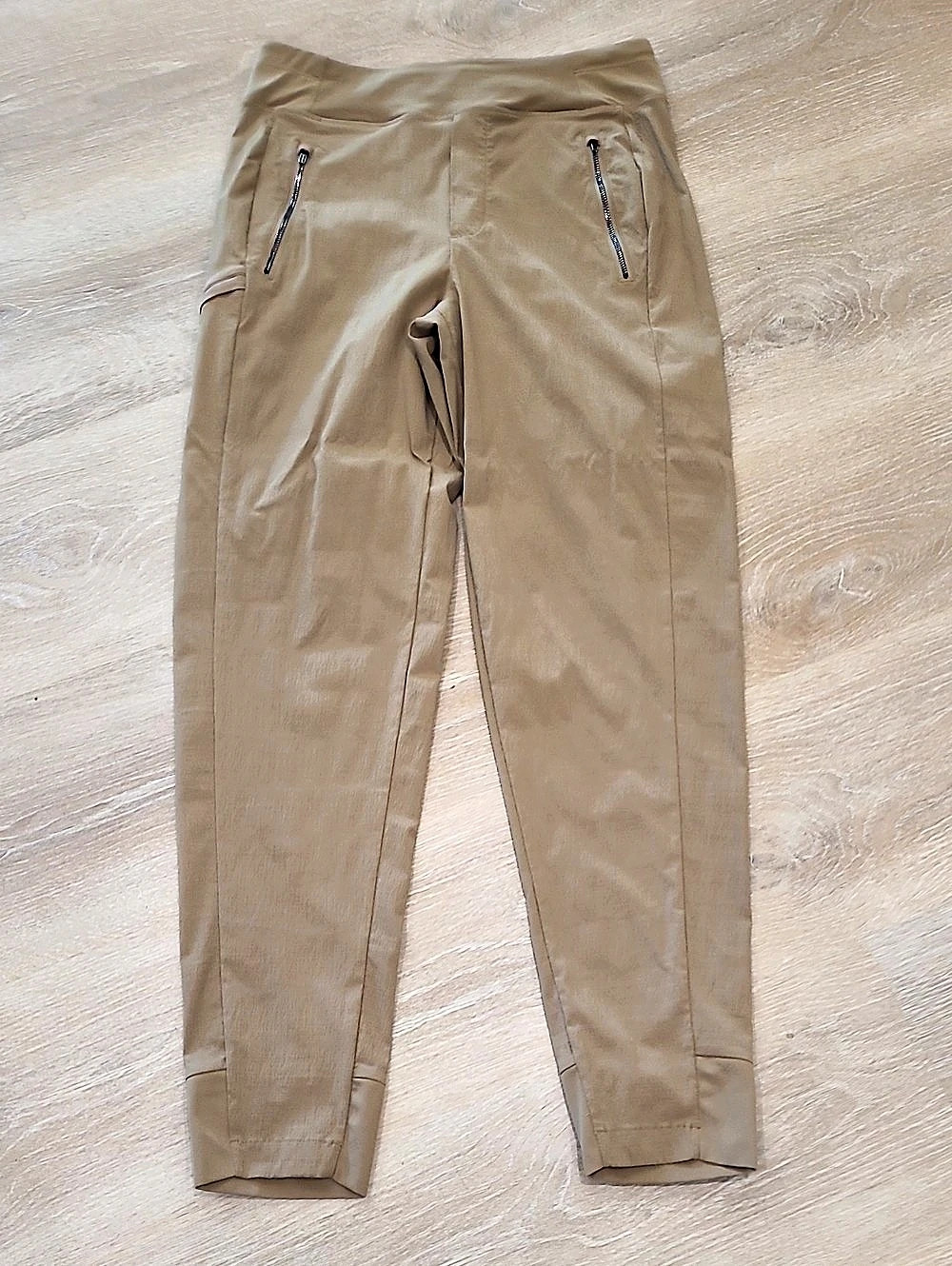 Athleta Trekkie North Jogger Khaki Size 6 Tall